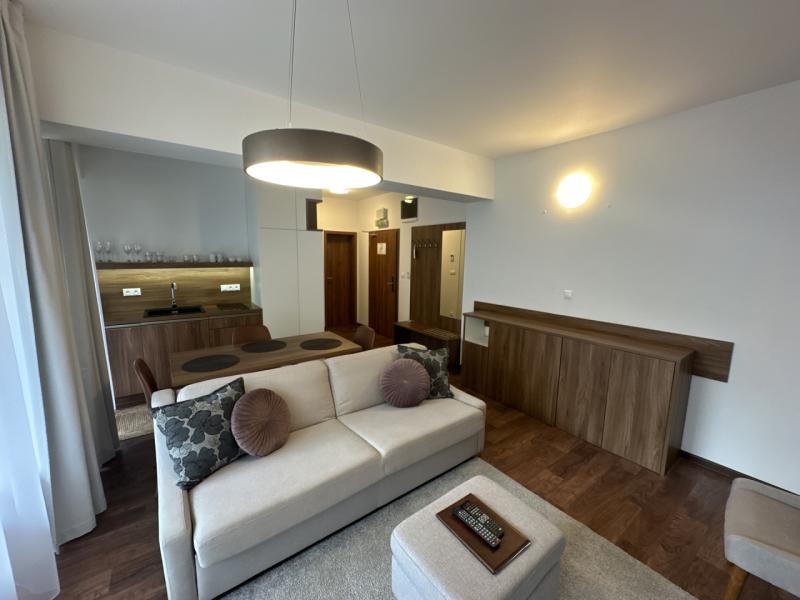 HR1 apartman klasik obyvacka 